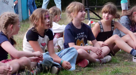 Klik op foto voor indruk wijkfeest